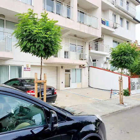 Treti Mart North Apartament Primorsko