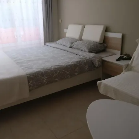 Treti Mart North Апартамент