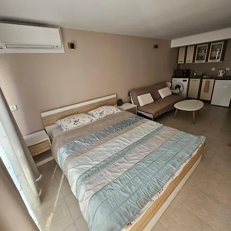 Treti Mart North Апартамент