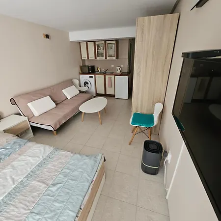 Апартамент Treti Mart North *